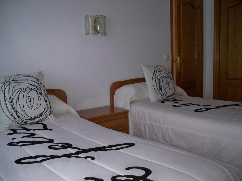Hostal "Los Chanos El Ruso" Galende Exterior foto